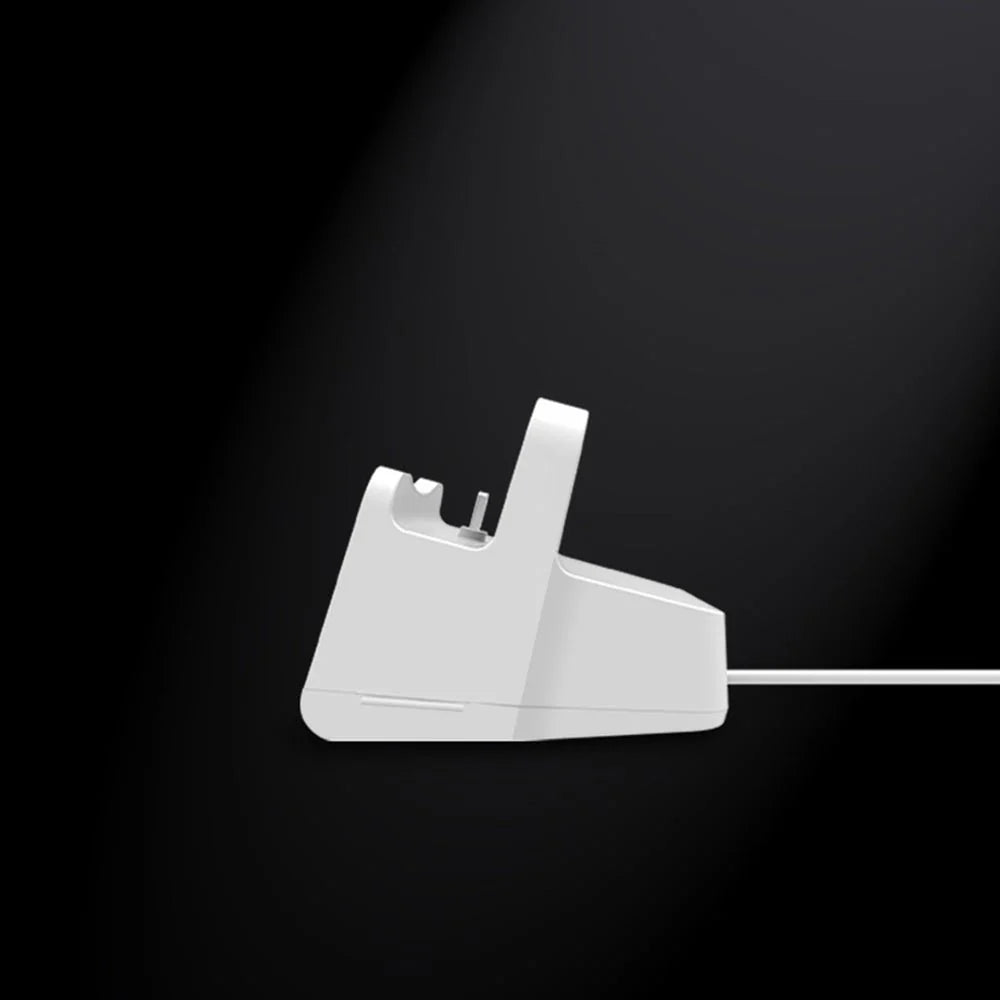 حامل شحن 2 في 1 لأجهزة Airpods و iPhone باللون الأبيض